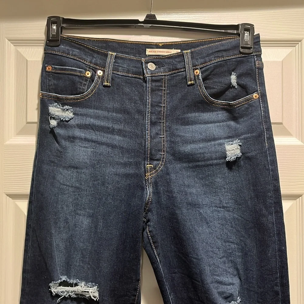 Levi’s Distressed Ribcage Straight Ankle Jeans Size 31. - Picture 3 of 9